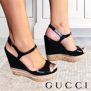 AUTHENTIC GUCCI BLACK PATENT LEATHER SANDALS